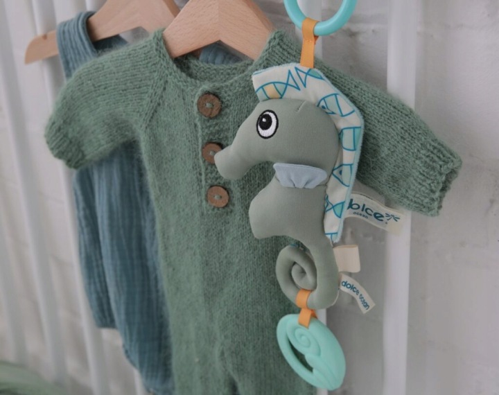Подарунок на baby shower підвіска Монтессорі прорізувач Морський коник Dolce Toys — фото 8