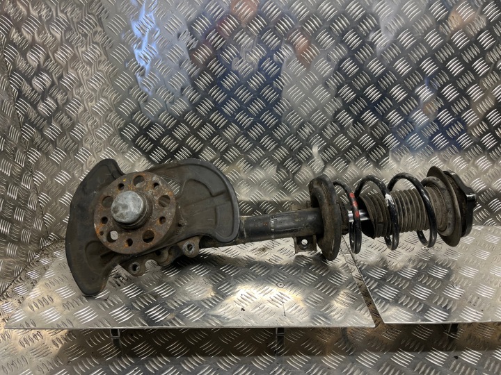 MCPERSON Achsschenkel Radnabe Radlager links vorne vorne MERCEDES-BENZ C-KLASA W204