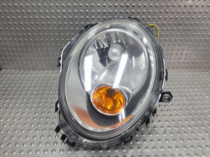 feu gauche MINI COOPER R55 R56 06- EUROPA 0301225301