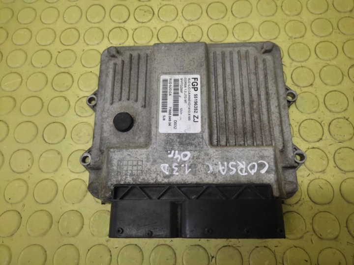OPEL CORSA C 1.3 riadiaca jednotka MOTORA 55196352ZJ