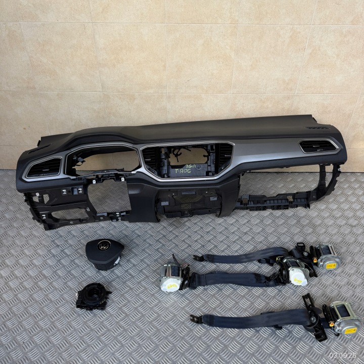 dashboard complete airbag console tension belts cockpit VW VOLKSWAGEN T-ROC 2GA 2021 ROK