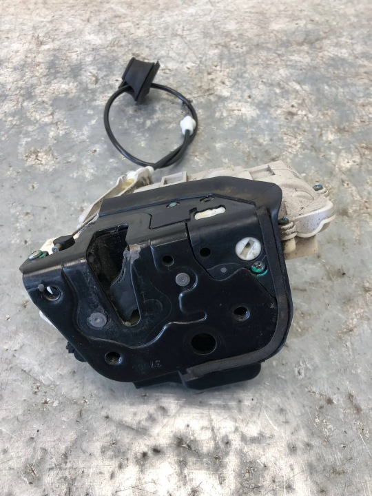 de la Serrure Portière Droite Avant AUDI A4 B6 8E1837016AA
