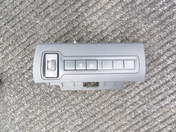 Panel control swia. Peugeot 308 SW T9 9807240977