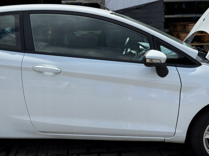 ajtó jobb eleje teljesen Ford Fiesta Mk7 Lift 3D Kod Lakieru H9