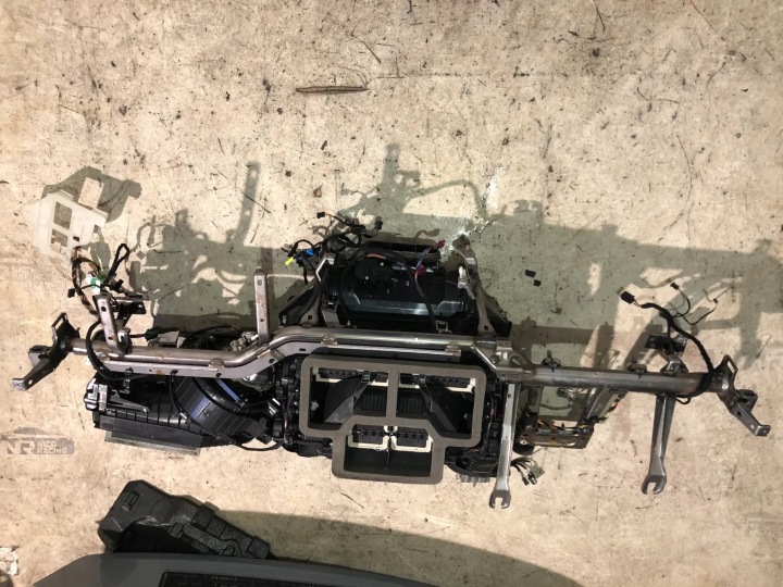 Hanghang hang BMW 2 G42 M2 G87 M 240i 13