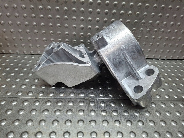 Supporti motore usato Destro 517991100 FIAT DOBLO II COMBO D LIFT 1.3 MJET 2015