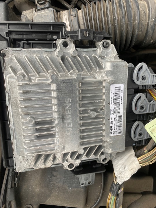 Computer Bedienteil DES MOTORS Peugeot 407 SW 04-10 2.0HDI OE 5WS40204E-T