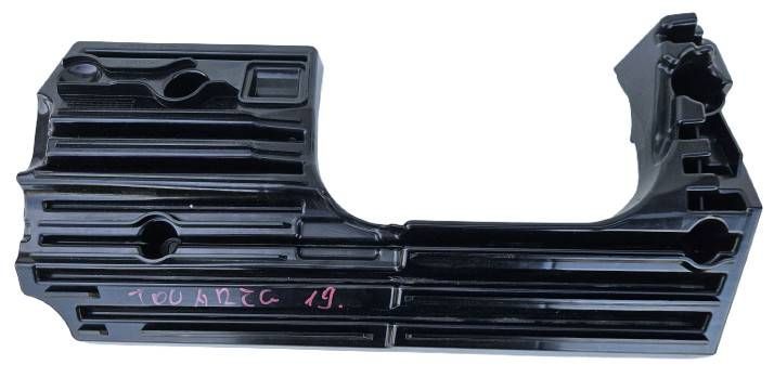 Volkswagen Touareg II 2 7P1 cover of the dashboard