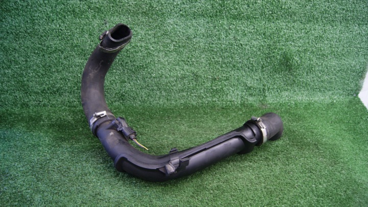 rohr Schlauch intercooler turbo VOLKSWAGEN PASSAT B6 1K0945770AE