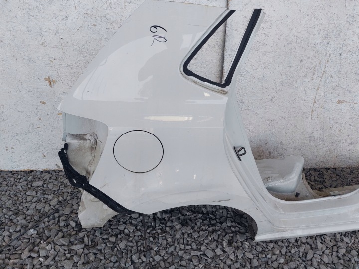 VW POLO V 6R 6C 5D 09-17R aile coin piece droite arrière