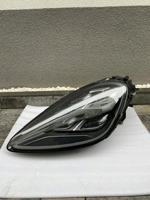 light left Porsche Cayenne 9Y Full Led Matrix