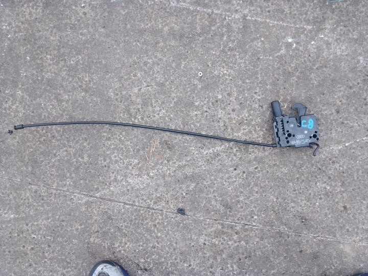 Serratura cofano usato VW AUDI SEAT 4K0823509