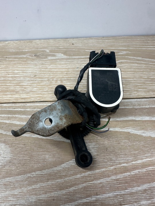 Sensor POZIOMOWANIA BMW F90 M5 G30 G31 G11 G12 F91 F92 F93 M8 G14 G15 G16