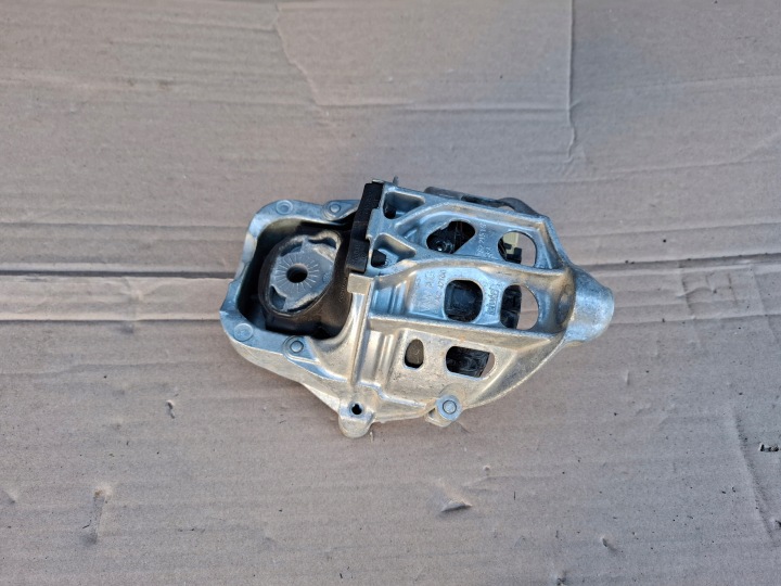 AUDI RS7 RS6 C8 engine mount left 23r