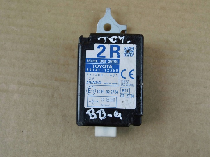Toyota Auris and 150 module computer control unit door 89741-12360