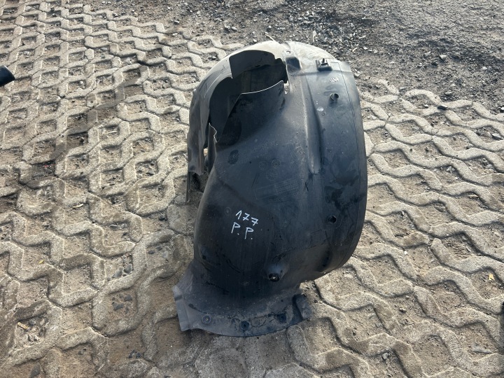 MERCEDES W177 podblatník pravý předek kompletní A2476906600