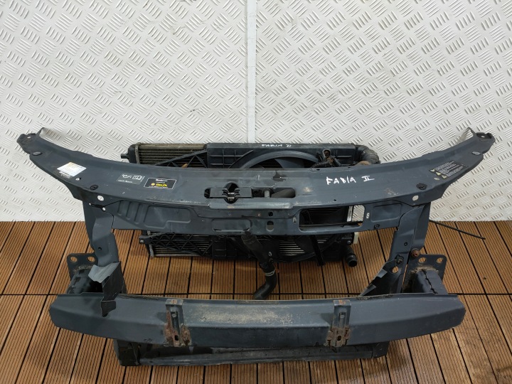 SKODA FABIA II 06-10 1.9 TDI Schlossträger Kühler Wasserkühler Lüfter träger