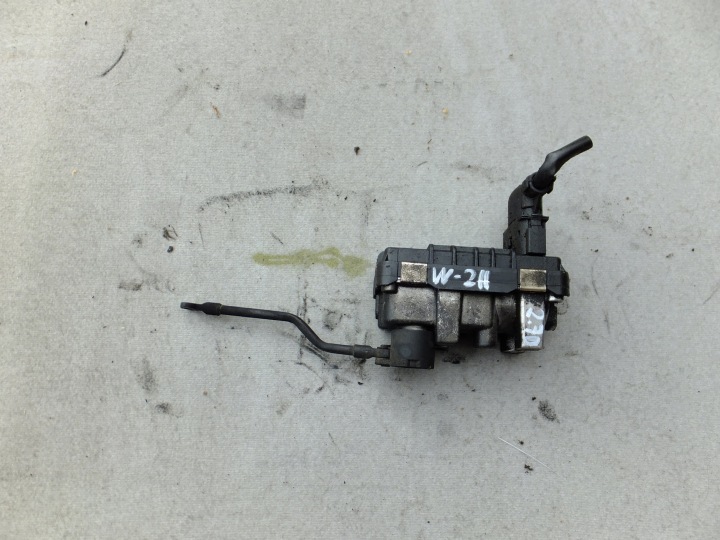 regulator tube mercedes w211 2,7 cdi 6NW008412