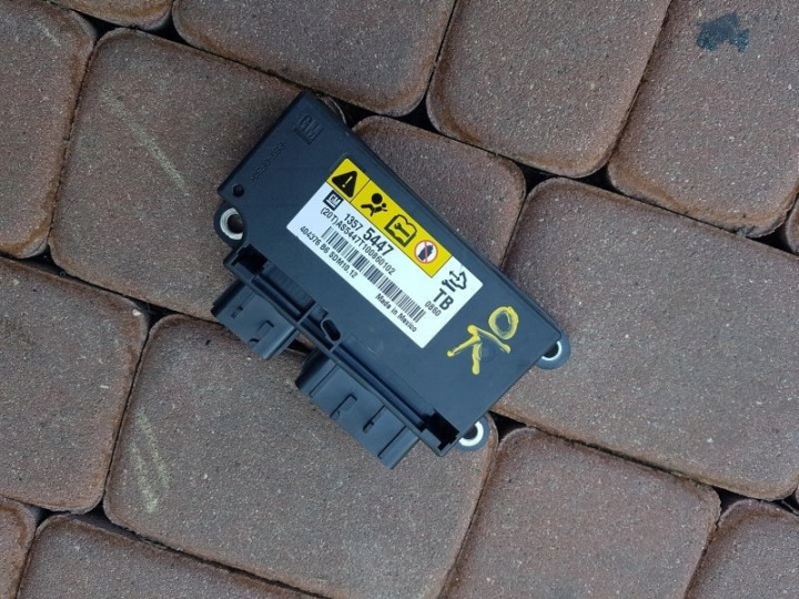 Sensor airbag Opel Insignia 13575447 NIEWYSTRZELONY