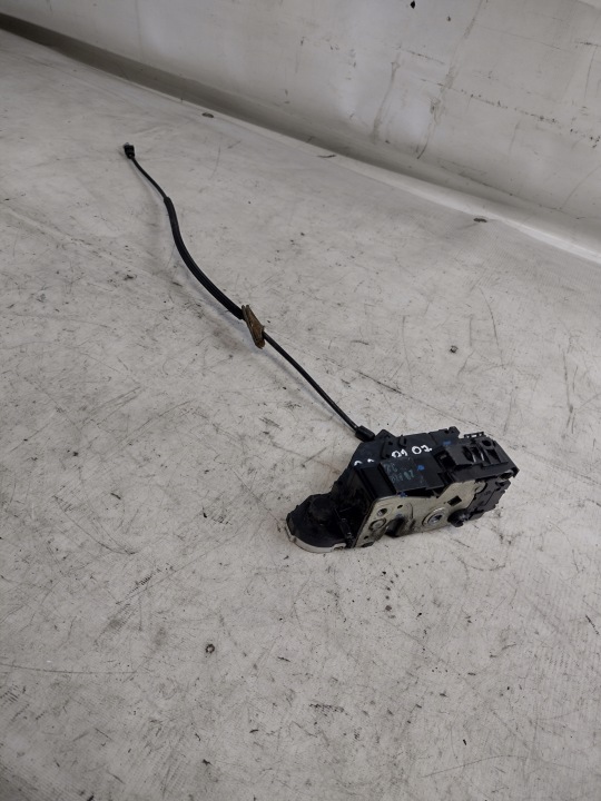 de la Serrure Portière Droite przodd Peugeot 207 HB 5D OE 24097816