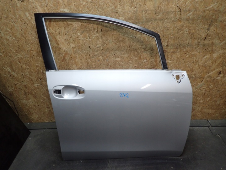 Portière Avant Droit TOYOTA VERSO 09