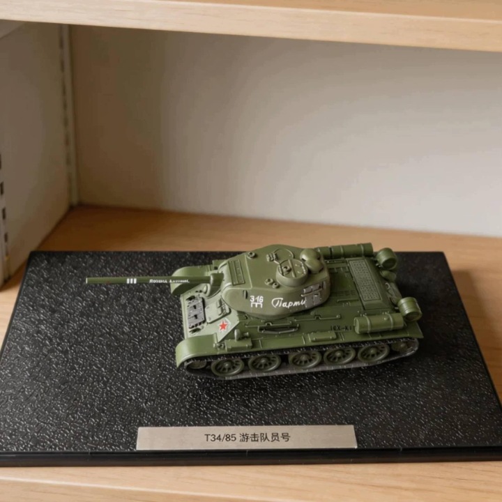 2 шт. T і IS Набір транспортних засобів броньованих Дисплей акриловий T34-85 Partisan 3-16 — фото 4