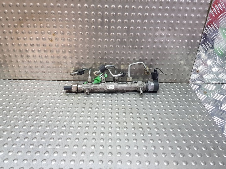 rampe injection capteurs 04L089B OCTAVIA III A3 8V LEON GOLF VII 2.0 TDI