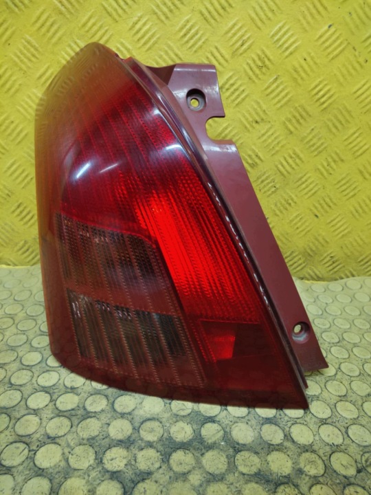SUZUKI SWIFT IV MK6 Feux phare Gauche Arrière
