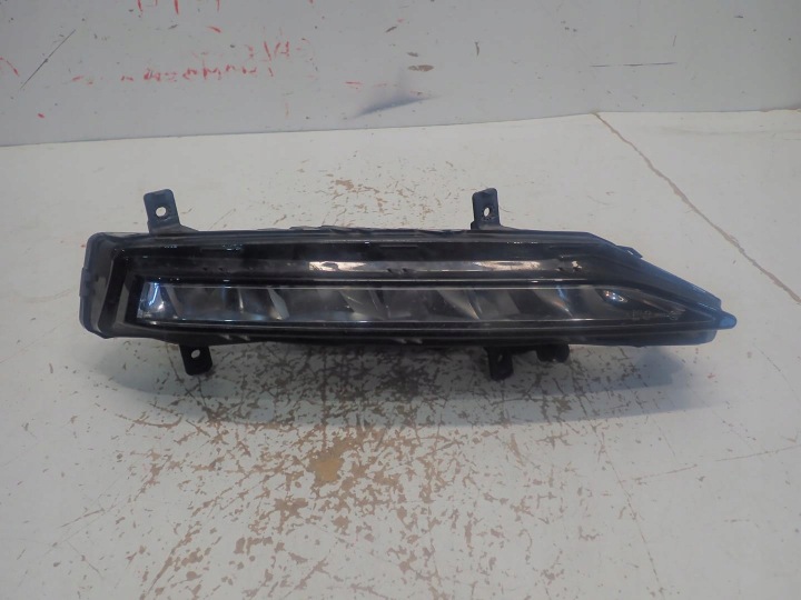 FENDINEBBIA DESTRA SKODA SUPERB III LIFT 19- 3V0941700B