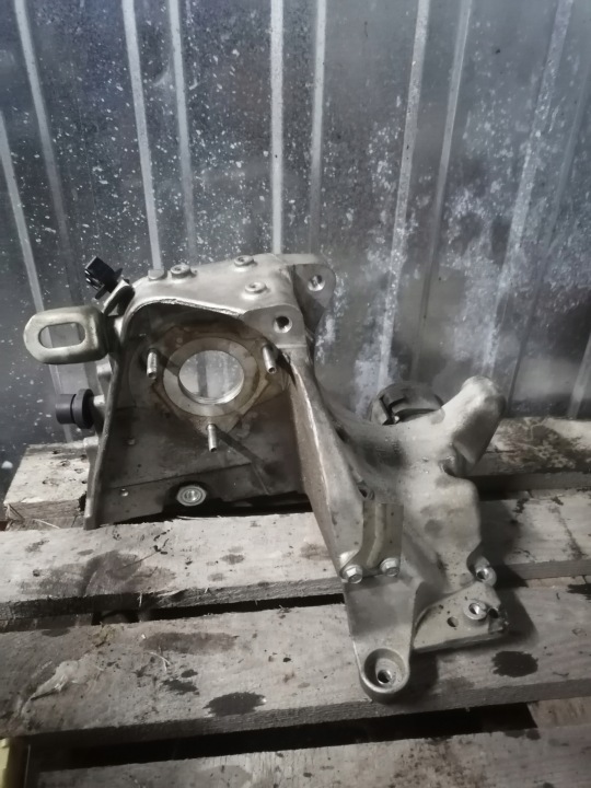 OPEL VECTRA C holder POMPY 1,9 CDTI 55194411