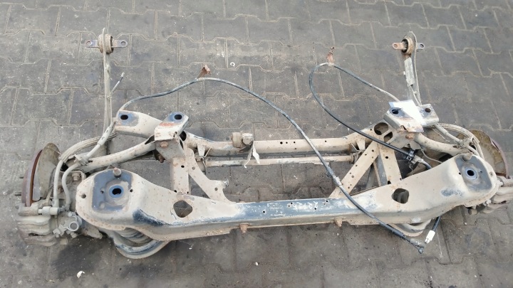 Ford Focus MK3 zavěšení zadní kombi CB56483