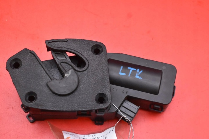 lock of the rear windows left 3T0827299 SKODA SUPERB 2 II HB 08-13