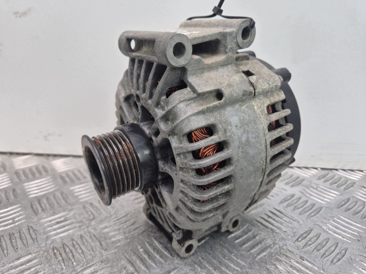 Mercedes C220 CDI W204 alternator 651.911 A0009060401