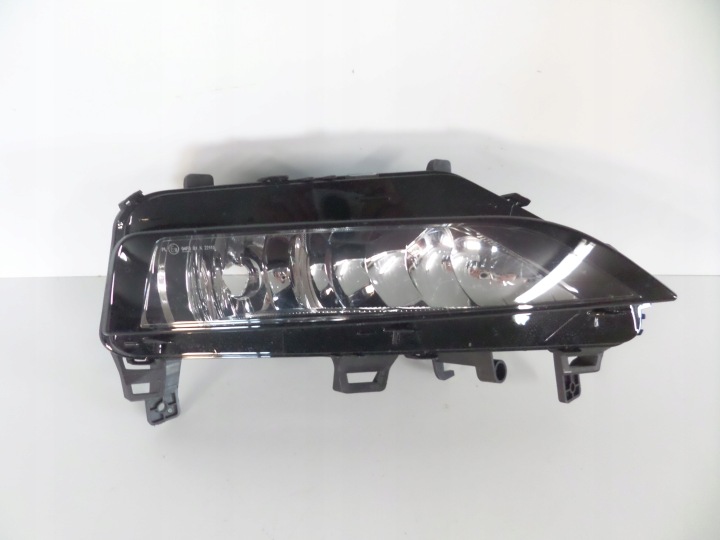 FEUX ANTIBROUILLARD FEUX PHARE DROITE SKODA RAPID LIFT 20