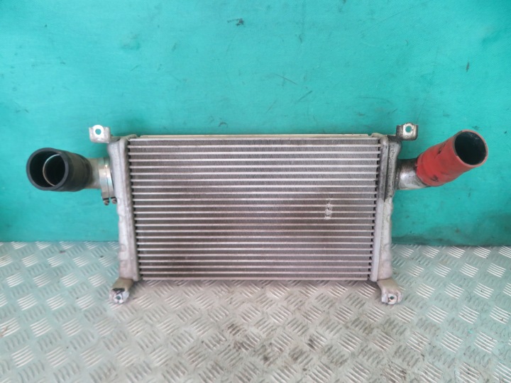 chladič vzduchový intercooler MITSUBISHI CANTER FUSO 3.0 20R