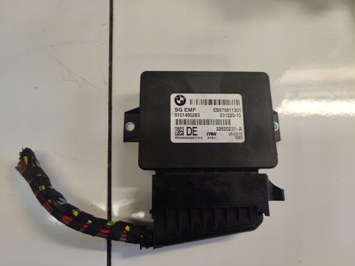 BMW F10 F11 upravljačka elektronske rucne kocnice 679811301