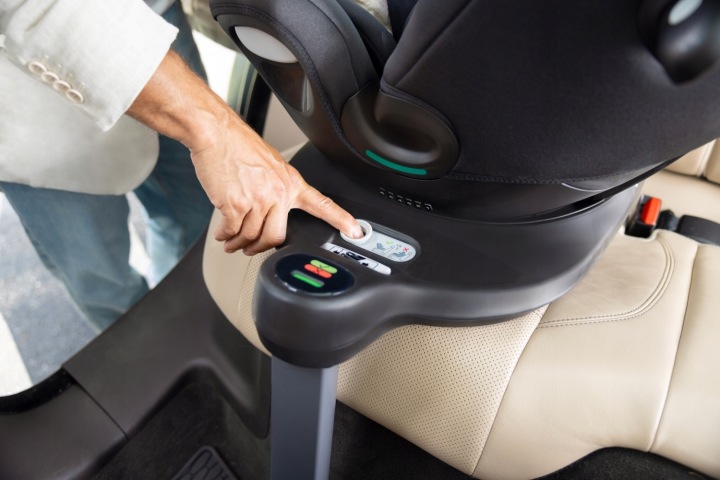 GRACO Крісло Turn2Me Grow R129 Iron до 125 см Поворотний 360 Isofix — фото 9