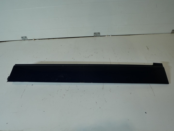Leiste Schutzleiste Blende Abdeckung SZYNY rechts VW T5 7H1843796A