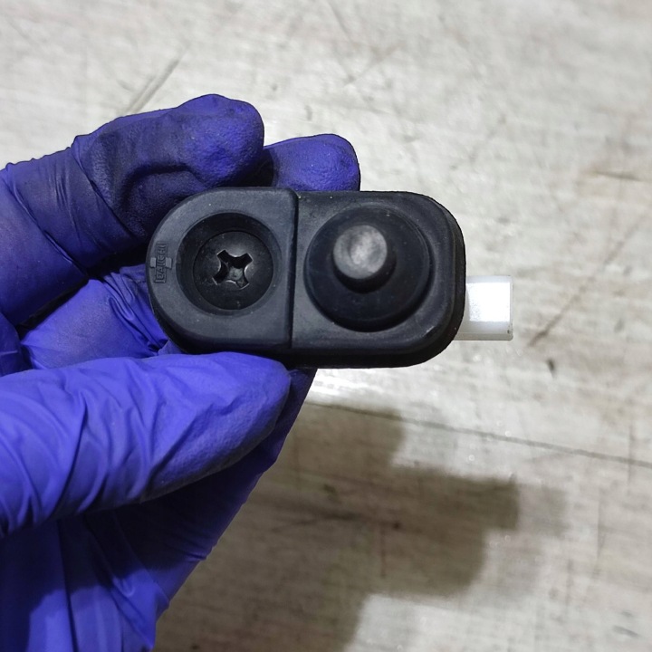 Sensor otwarcia Tür Suzuki Vitara (LY) D000