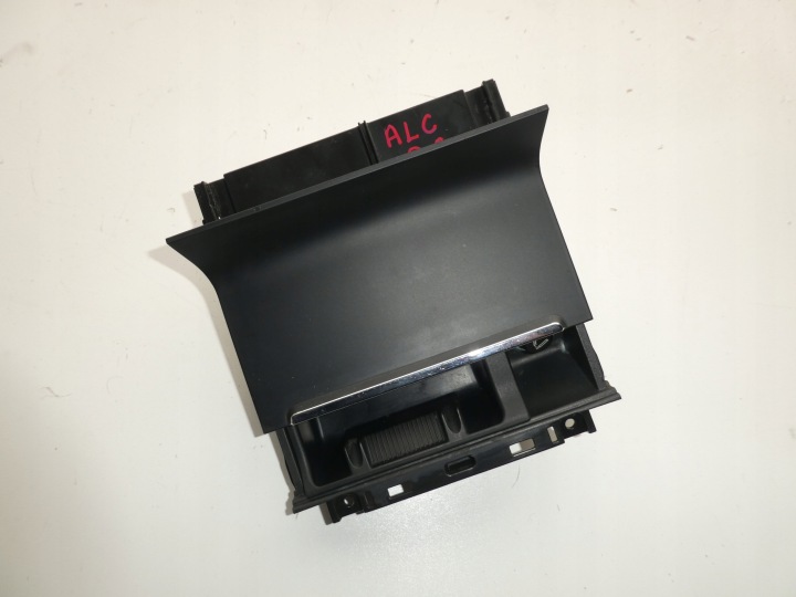 Boîte a gant passager Cendrier SKODA SUPERB II 3T0857962