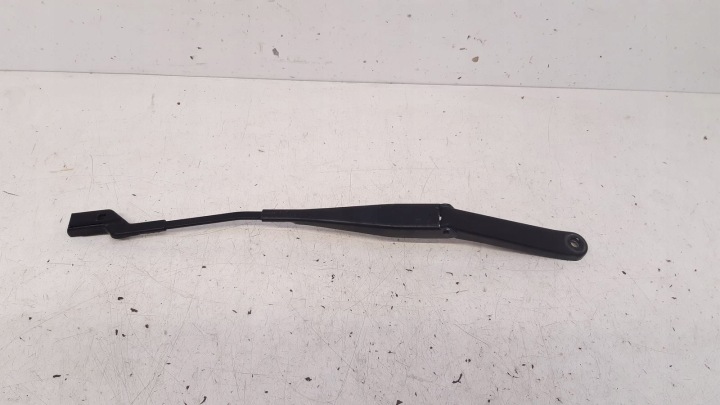 Braccio tergicristallo sinistro Ford Fiesta MK7 1,25i