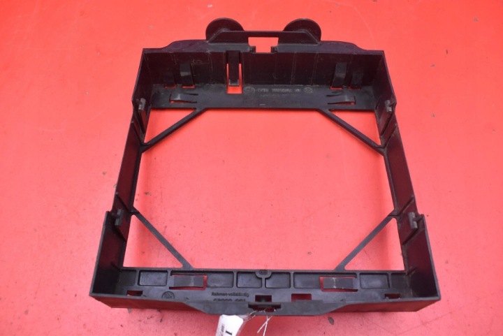 Gehäuse des Kühlers oil rechts 7572543 BMW F01 F02 4.4 V8 407 KM 08-12