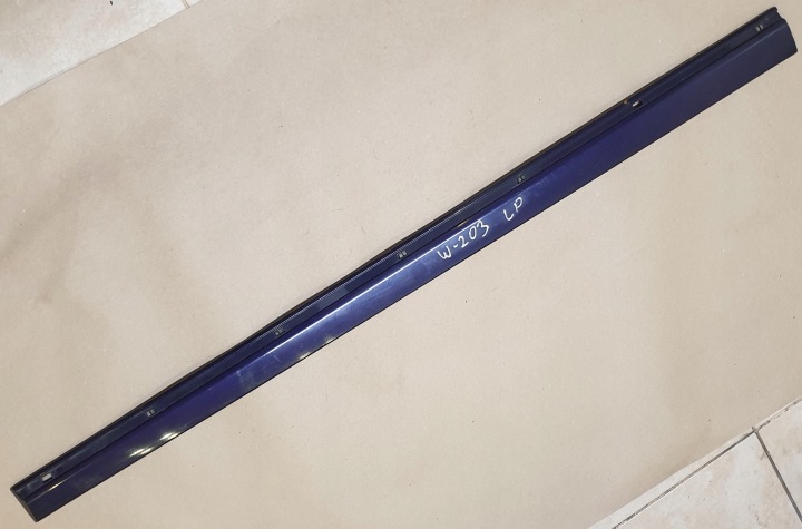 moulding door left front MERCEDES C W203 OE
