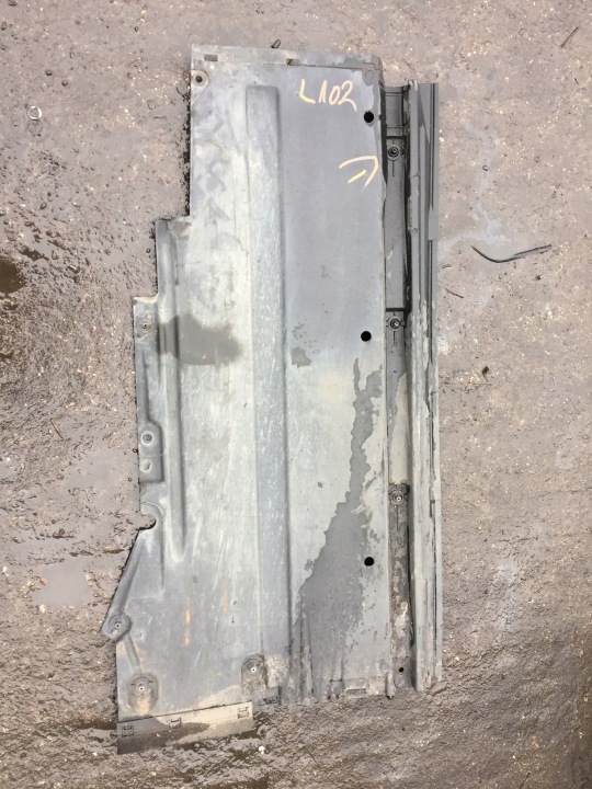 AUDI A4 B8 A5 cover cover of the floor chassis left