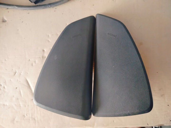 Opel Astra H Zafira B Seitenairbag rechts 13184242