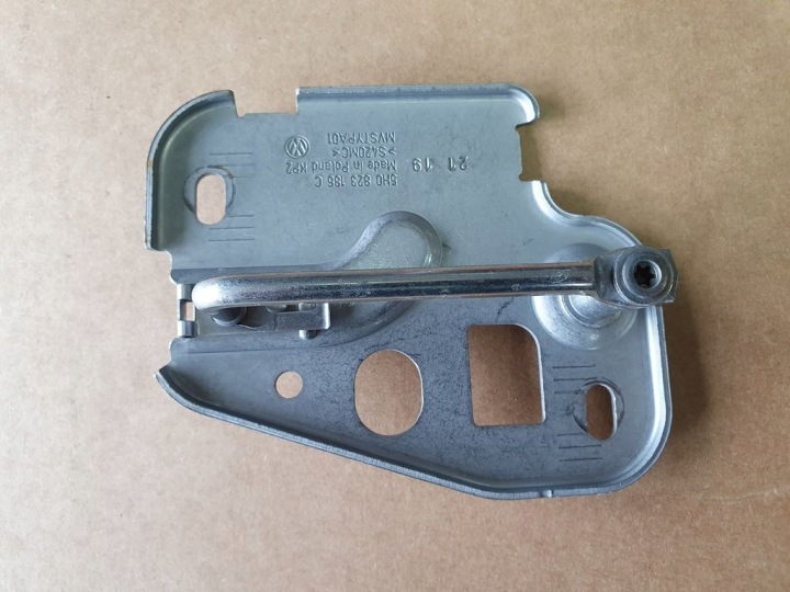 Della serratura GANCIO TRAINO del cofano VW GOLF 8 VIII 5H0823186C Originale