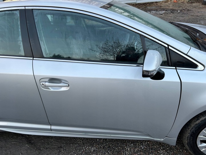 dveře přední pravé Toyota Avensis T27 T29 2015-18 1F7