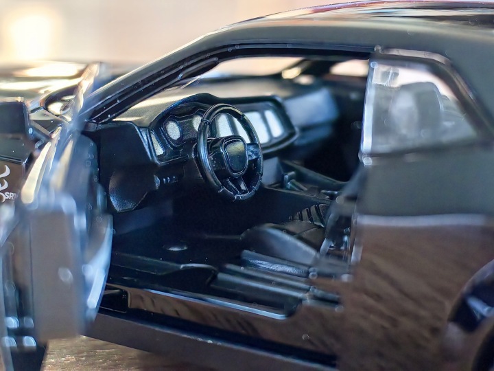 Модель Автомобіль DODGE CHALLENGER 1:32 підставка box led звук маска кришка — фото 13