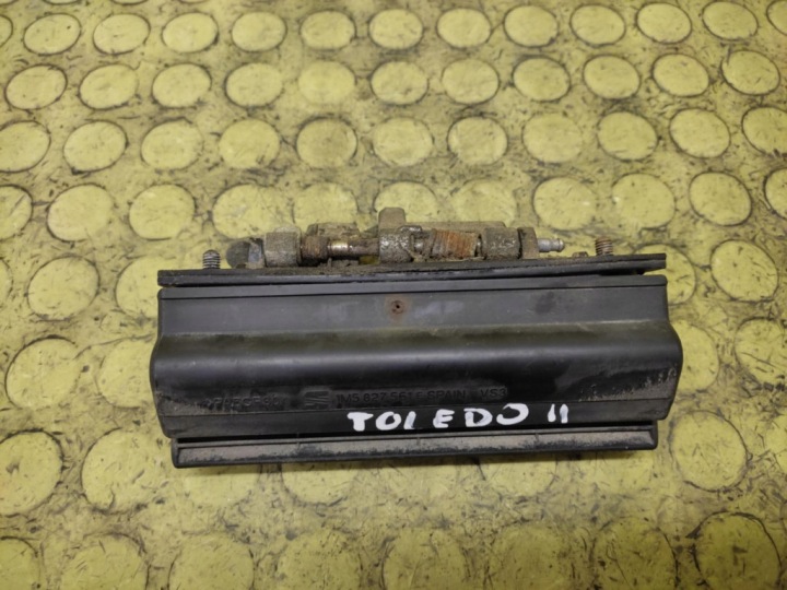 SEAT TOLEDO II Poignée du capot Arrière 1M5827561