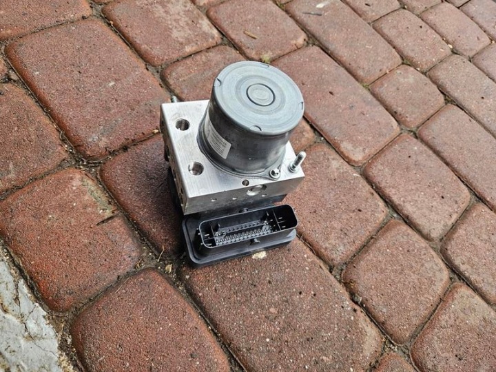 Pumpe ABS bremsen 1.5 EUROPA OPEL GRANDLAND X 9832278080